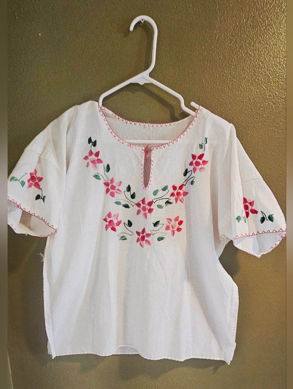 SMALL/ MEDIUM EMBROIDERED FLORAL BLOUSE